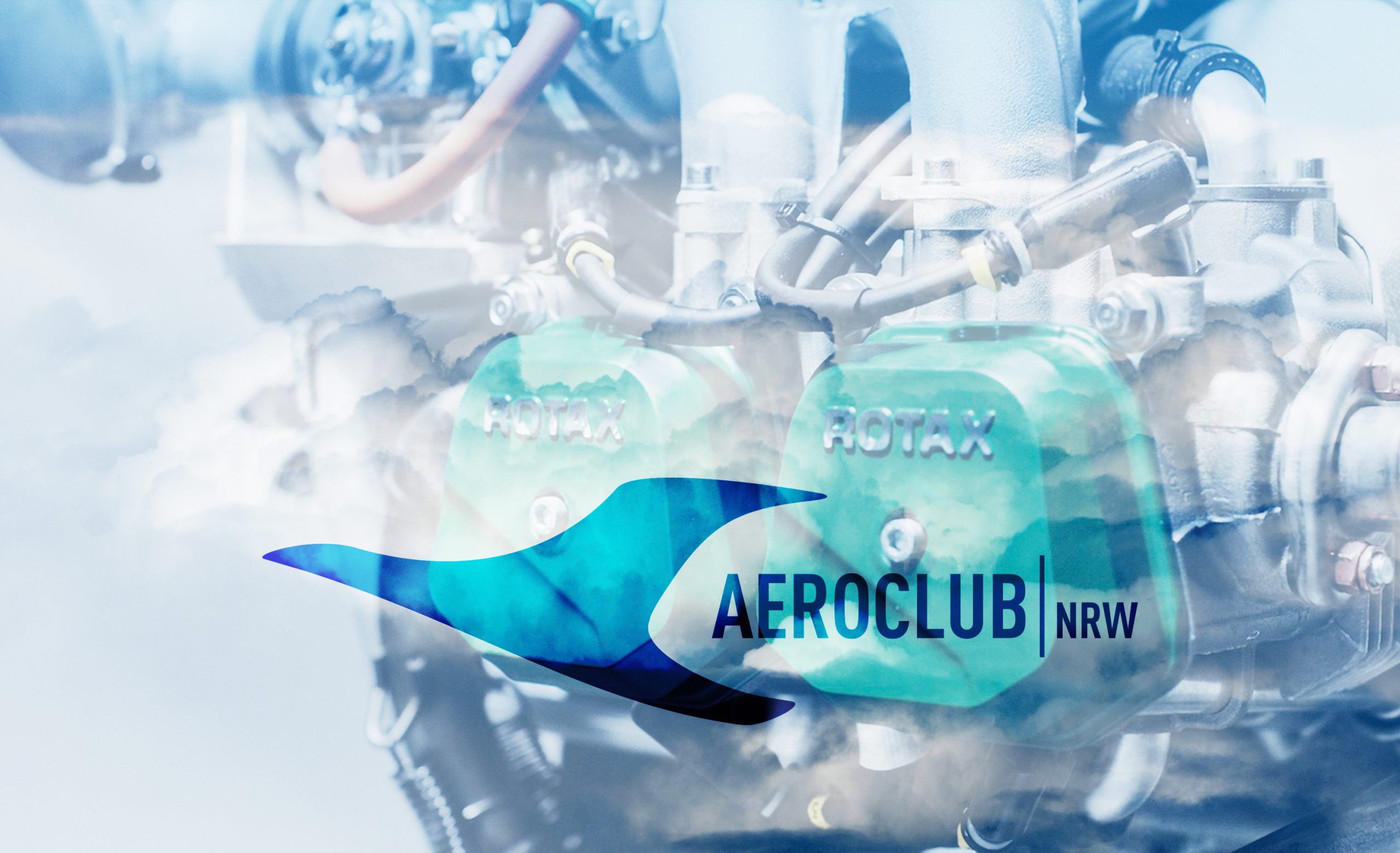 Rotax Rotax Probleme Titelbild. Im Vordergrund befindet sich das Logo des Aeroclub | NRW. Im Hinterrund sieht man leicht Transparent einen Rotas Motor, vor ihm ein Nebelschleier.