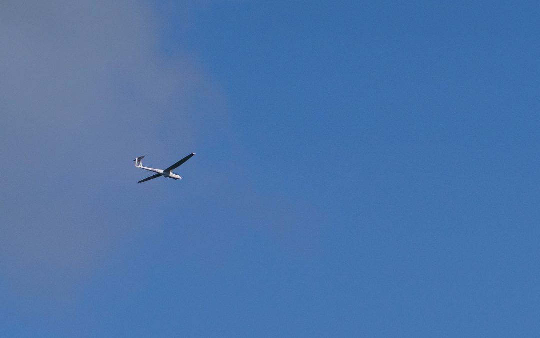 SPEKON-Fallschirme packen und prüfen