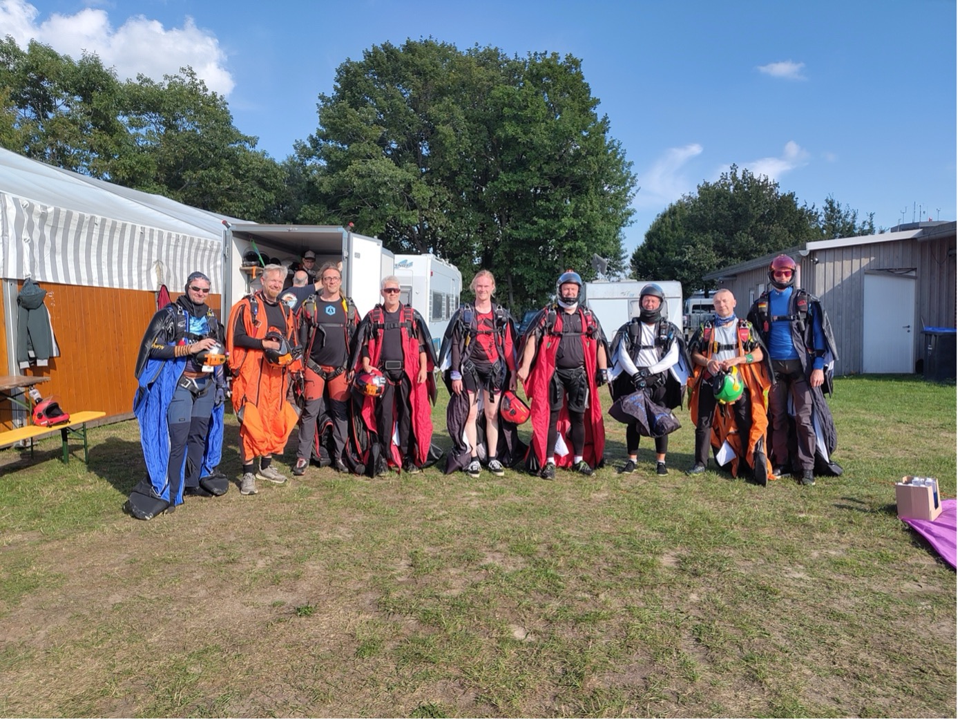 Die Teilnehmenden in Wingsuit Performance.
