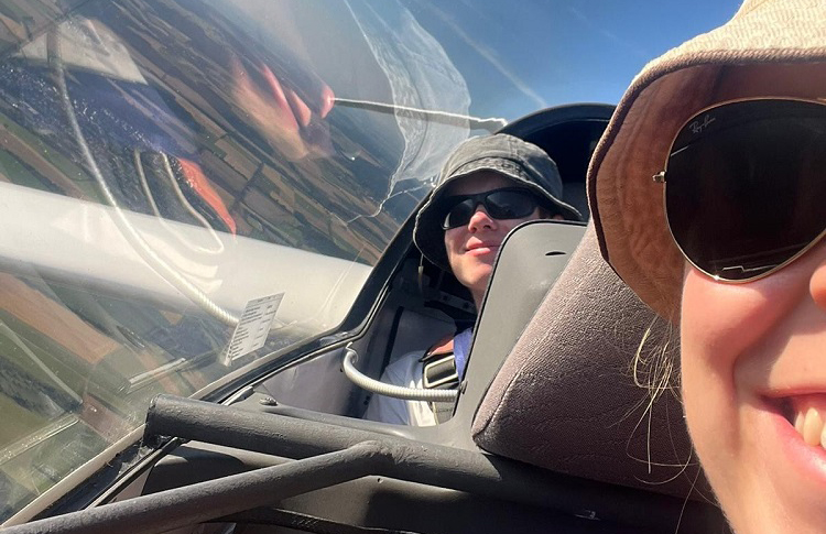 Teamflug Im Doppelsitzer unterwegs