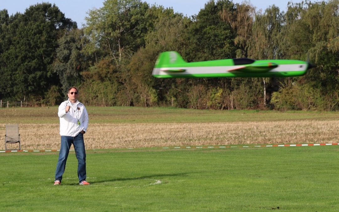 Fesselflug in Würselen: Landesmeistertitel für Christoph Holtermann