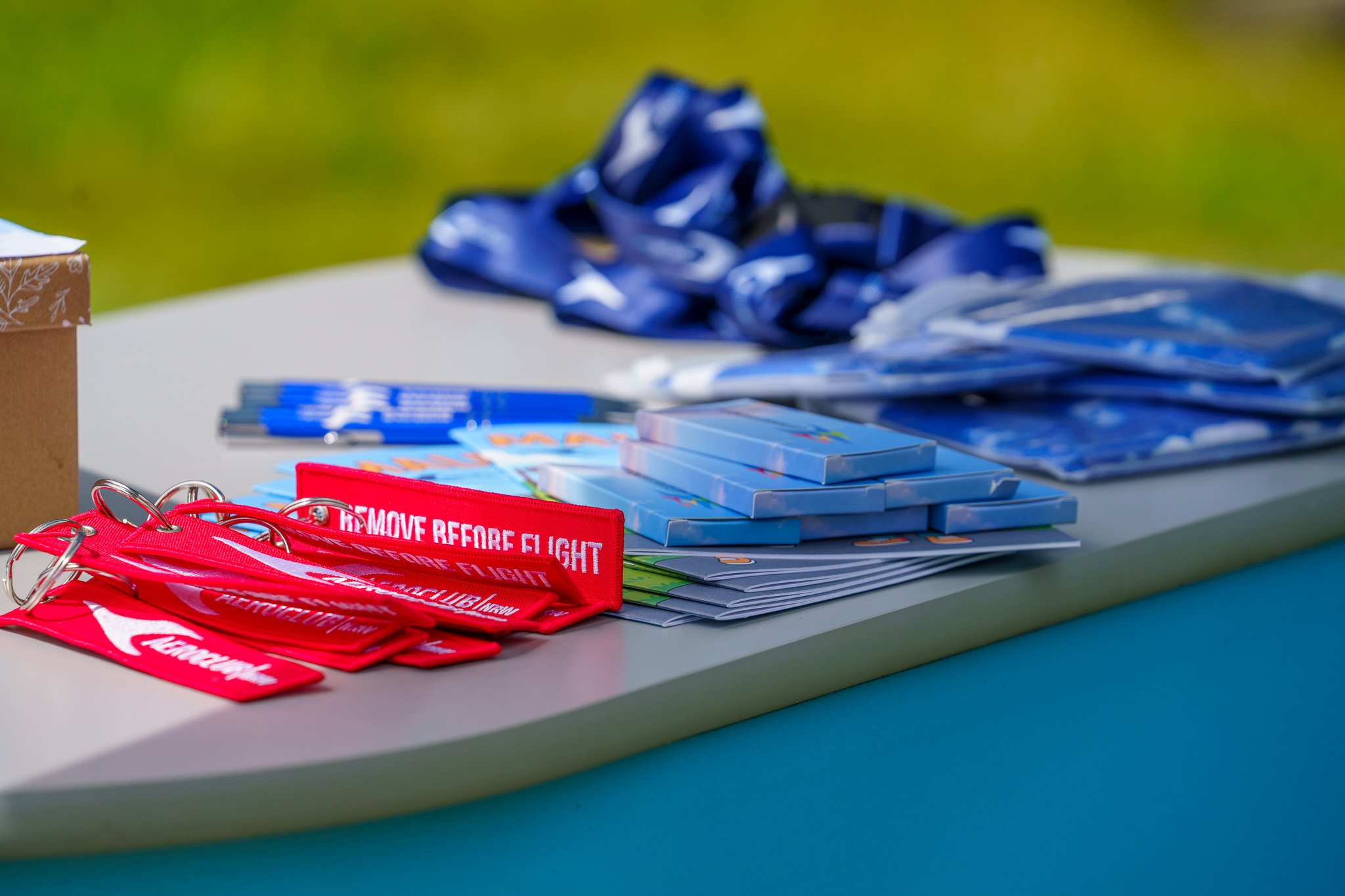 Kleinigkeiten für Luftsportler am Stand des AEROCLUB | NRW